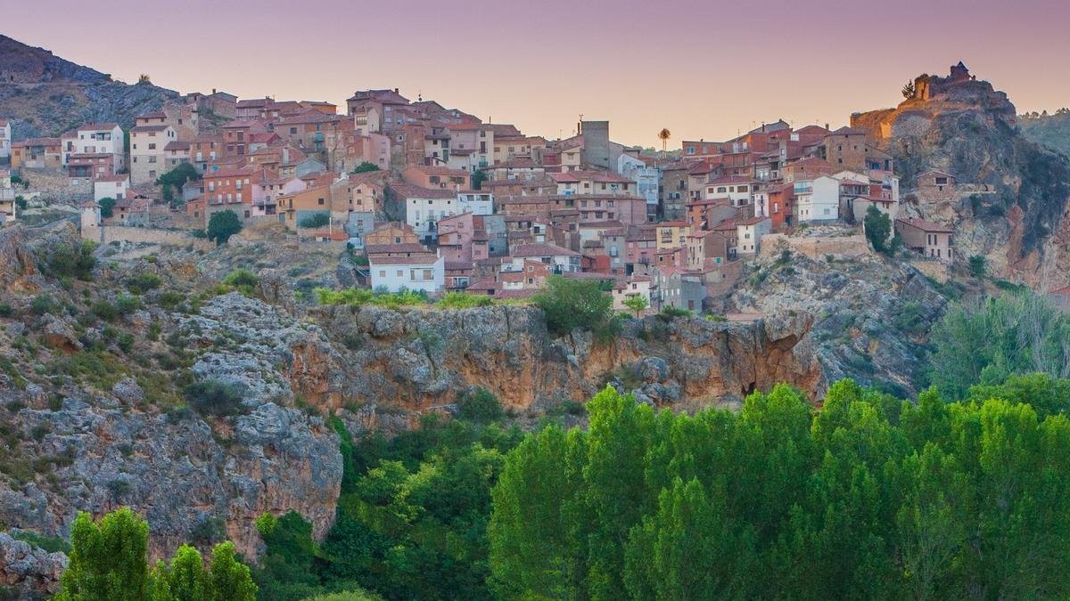 Castielfabib, cómo llegar y qué hacer en este pueblo